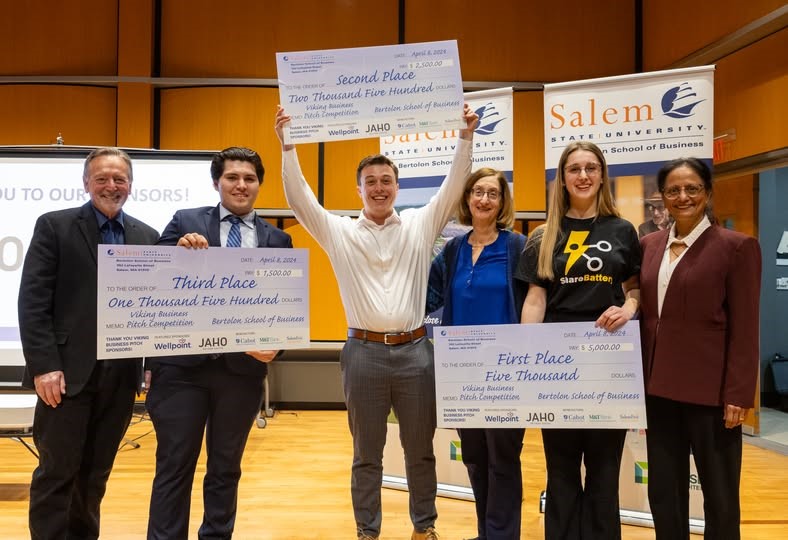 Winners of the 2024 Viking Business PItch Competition with their awards