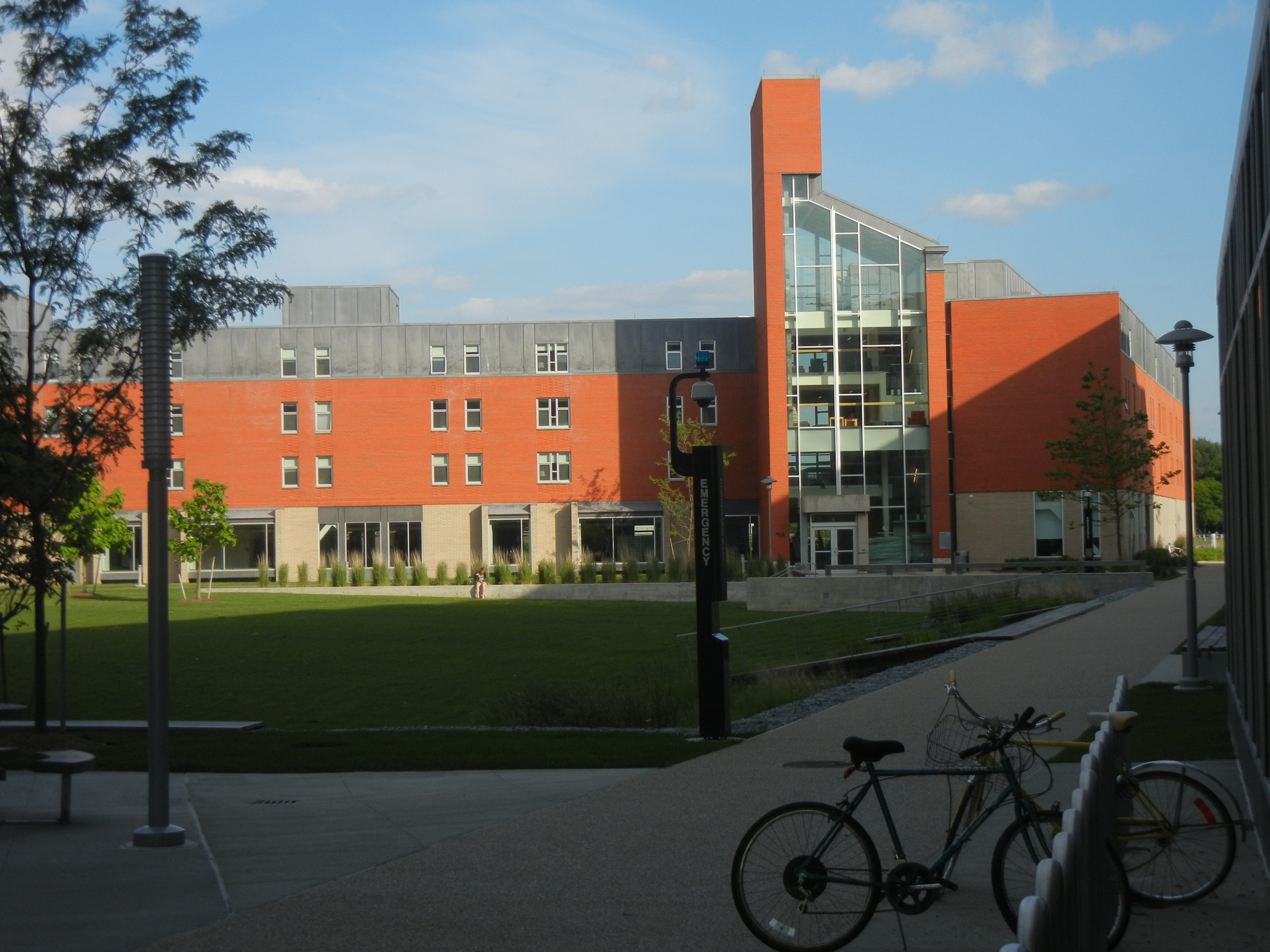 Photo of Atlantic Hall and the Quad in front