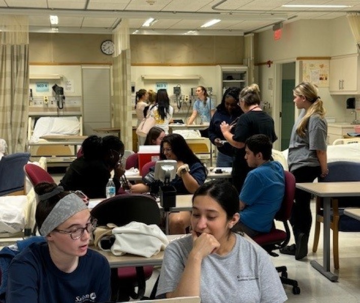 SSU Nursing Students in the Skills Lab