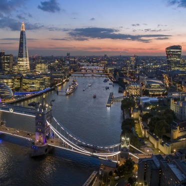 London skyline at dusk   Photo by Ilya Grigorik